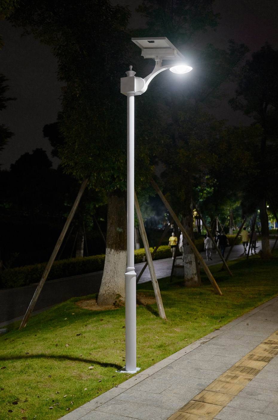 別墅庭院燈光精選 點亮高雅私宅，營造溫馨夜景